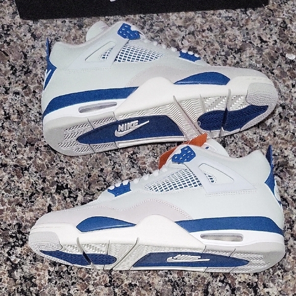 Jordan 4 Retro Military Blue - Picture 7 of 9